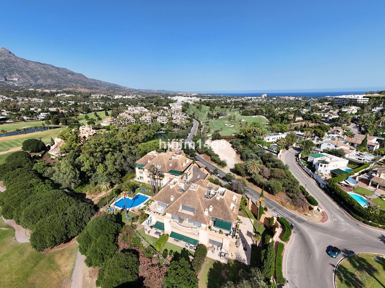 Apartment for Sale in Nueva Andalucía, Malaga 24
