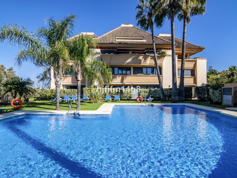 Apartment for Sale in Nueva Andalucía, Malaga 26