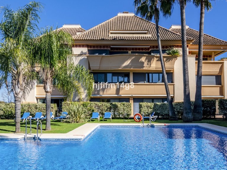 Apartment for Sale in Nueva Andalucía, Malaga 29