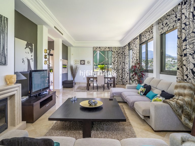 Apartment for Sale in Nueva Andalucía, Malaga 4