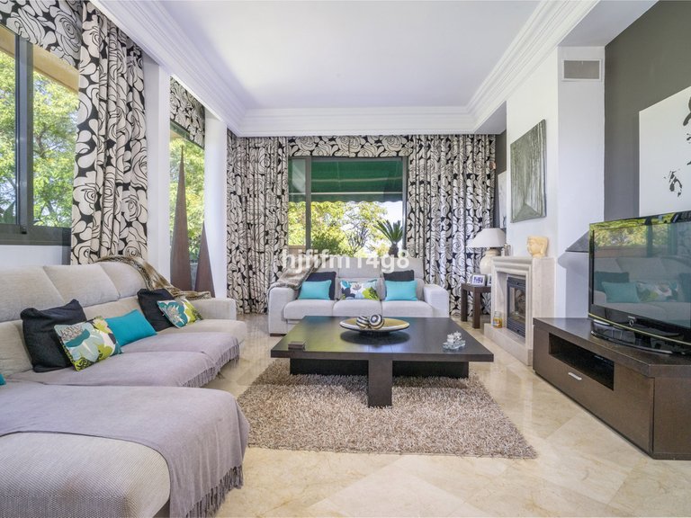 Apartment for Sale in Nueva Andalucía, Malaga 5