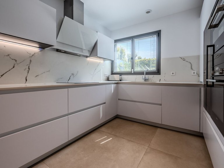 Villa for Sale in Puerto Banús, Malaga 10