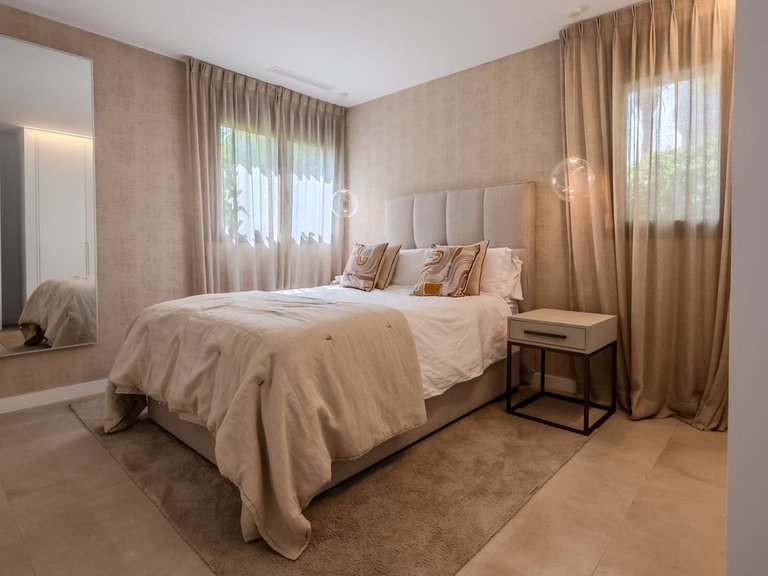 Villa for Sale in Puerto Banús, Malaga 11
