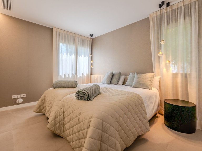 Villa for Sale in Puerto Banús, Malaga 15