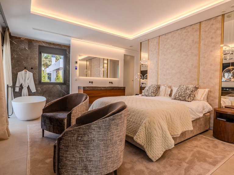 Villa for Sale in Puerto Banús, Malaga 29