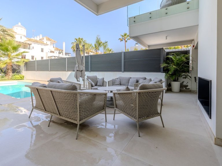 Villa for Sale in Puerto Banús, Malaga 40