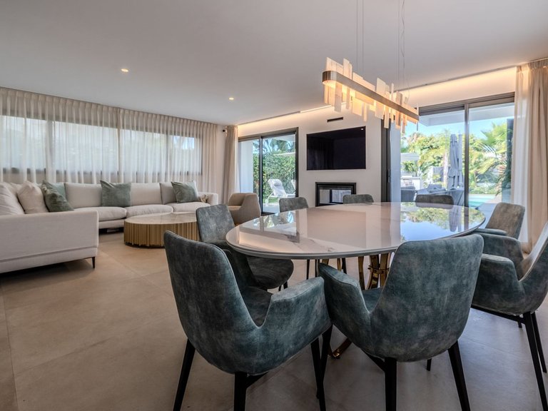 Villa for Sale in Puerto Banús, Malaga 7