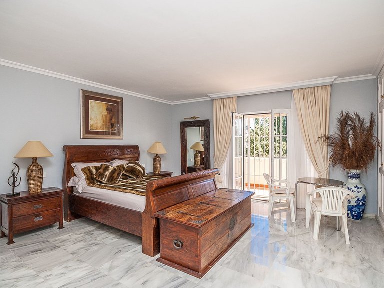 Villa for Sale in Calahonda, Malaga 10