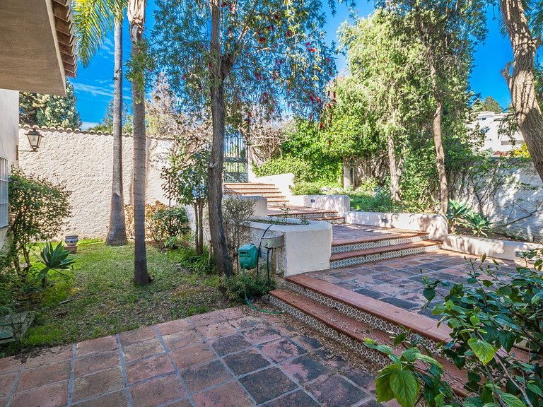 Villa for Sale in Calahonda, Malaga 21