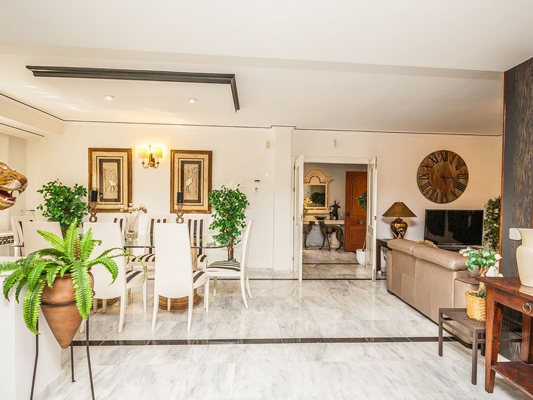 Villa for Sale in Calahonda, Malaga 25