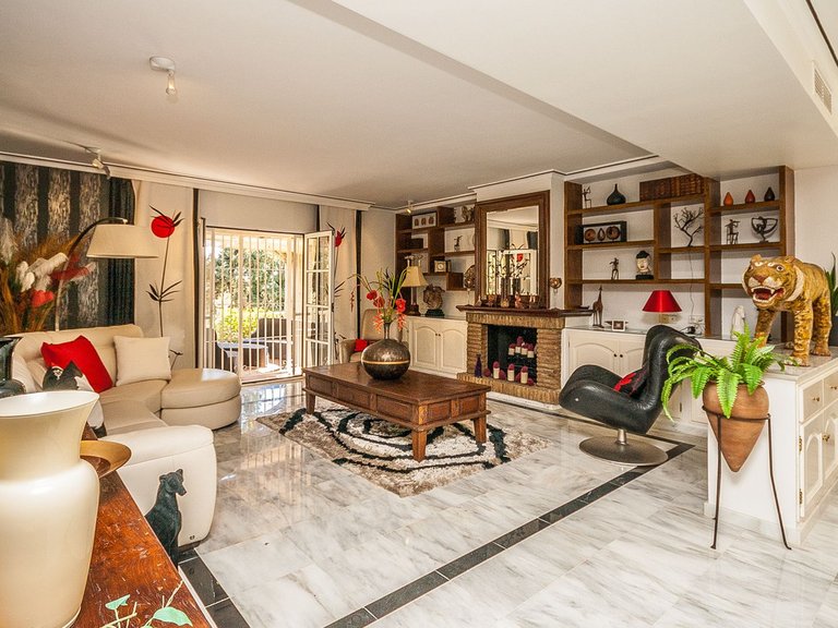 Villa for Sale in Calahonda, Malaga 3