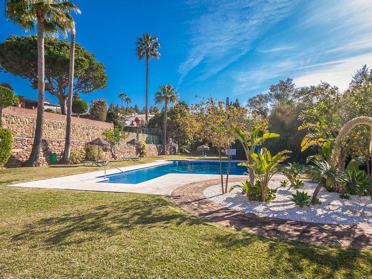Villa for Sale in Calahonda, Malaga 35