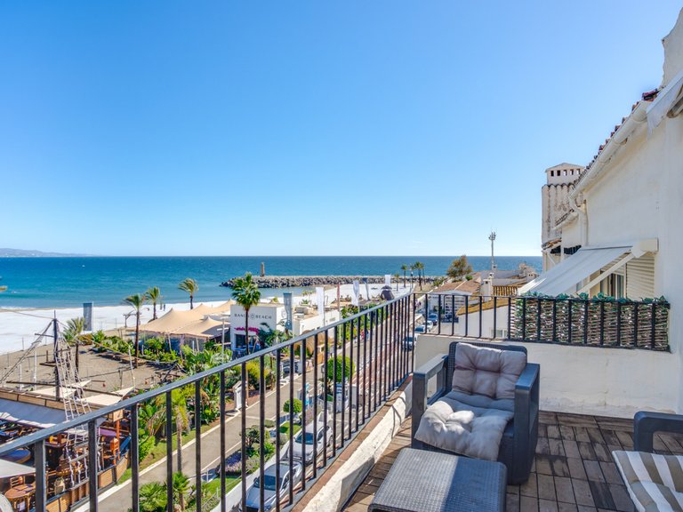 Apartment for Sale in Puerto Banús, Malaga 1