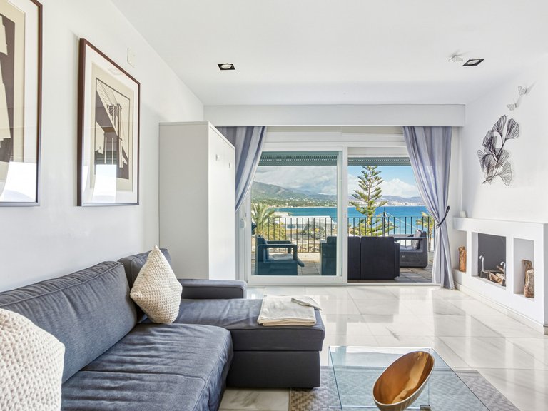 Apartment for Sale in Puerto Banús, Malaga 4