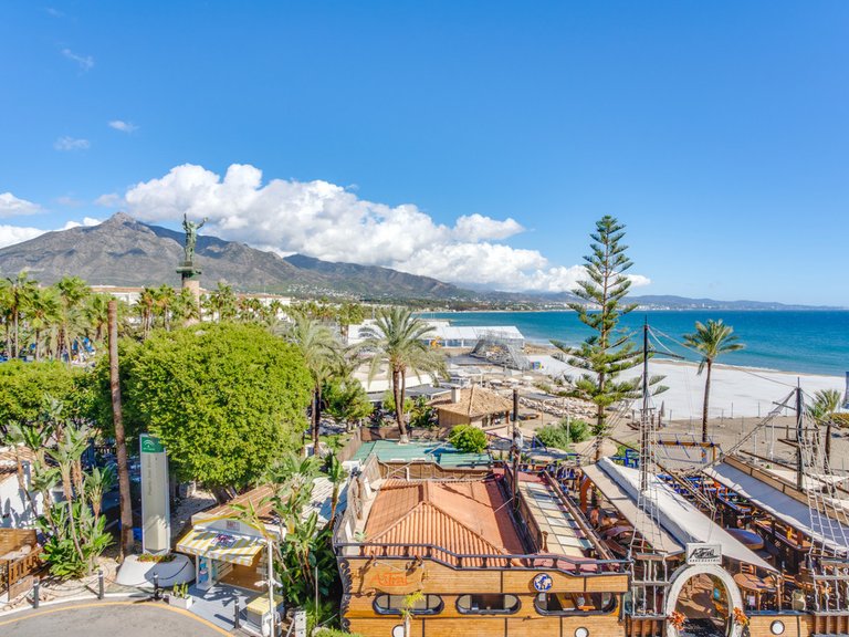 Apartment for Sale in Puerto Banús, Malaga 6