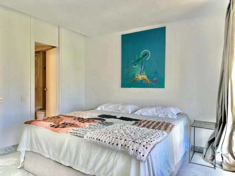 Apartment for Sale in The Golden Mile, Malaga 15