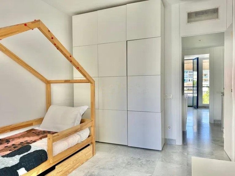 Apartment for Sale in The Golden Mile, Malaga 17