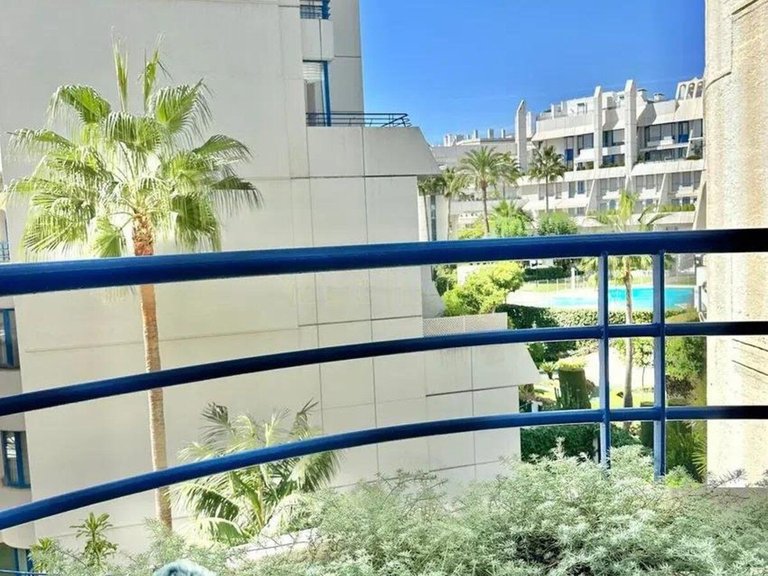 Apartment for Sale in The Golden Mile, Malaga 19