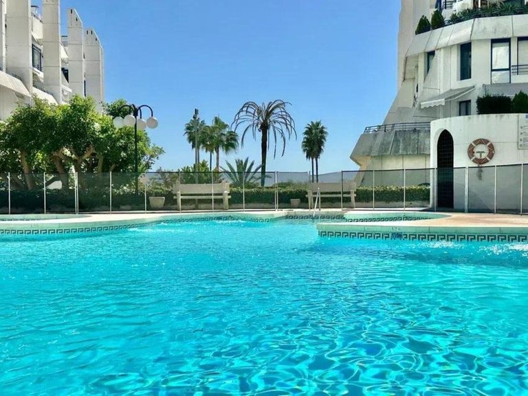 Apartment for Sale in The Golden Mile, Malaga 25