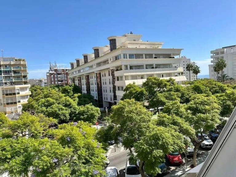 Apartment for Sale in The Golden Mile, Malaga 26