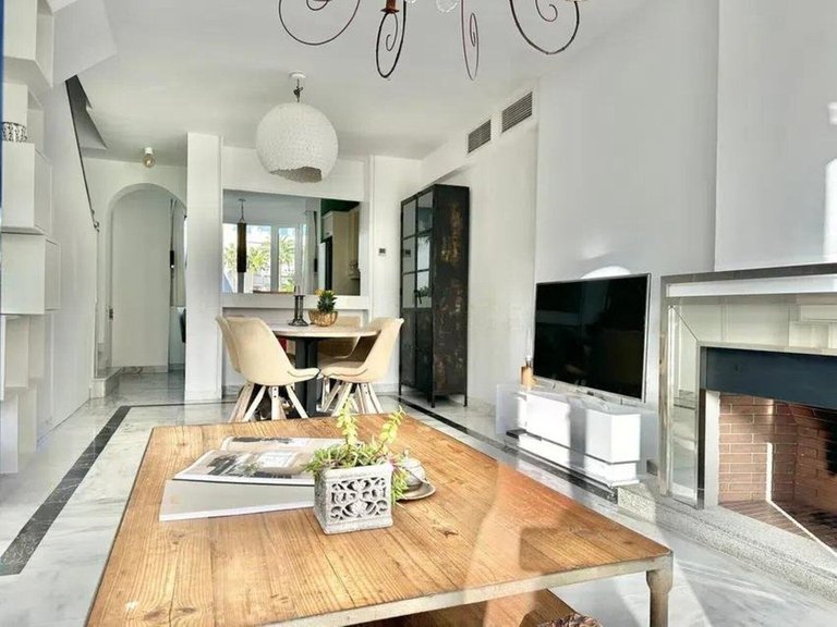 Apartment for Sale in The Golden Mile, Malaga 7