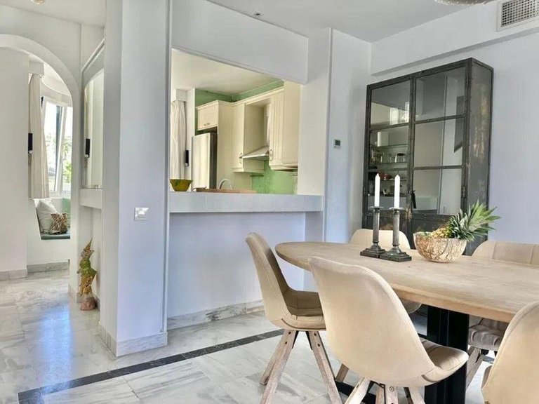 Apartment for Sale in The Golden Mile, Malaga 9