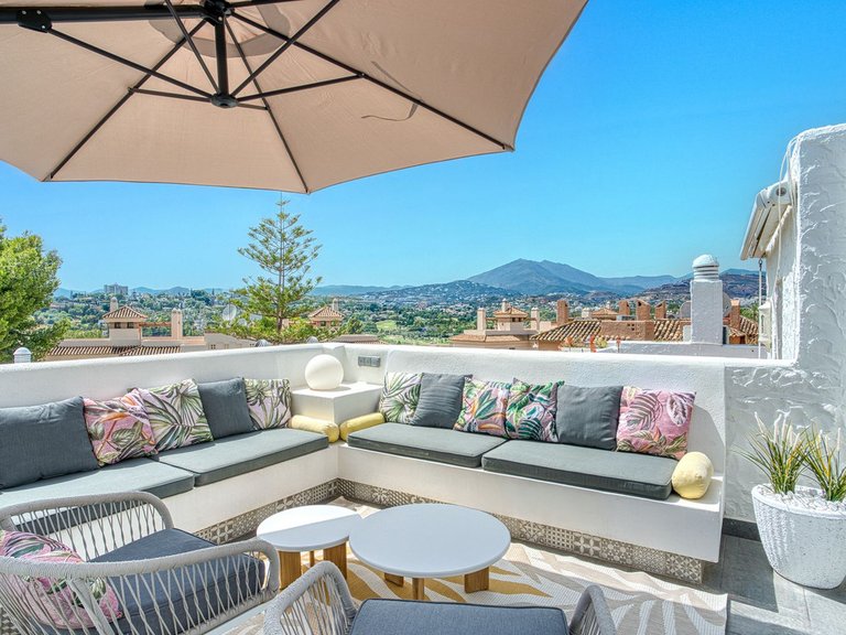 Villa for Sale in Nueva Andalucía, Malaga 4