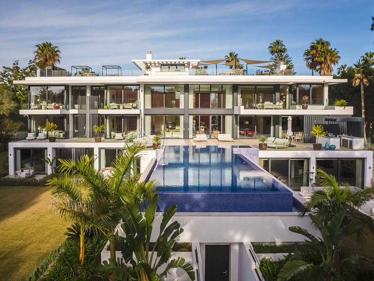Villa for Sale in Sotogrande Costa, Cadiz 1