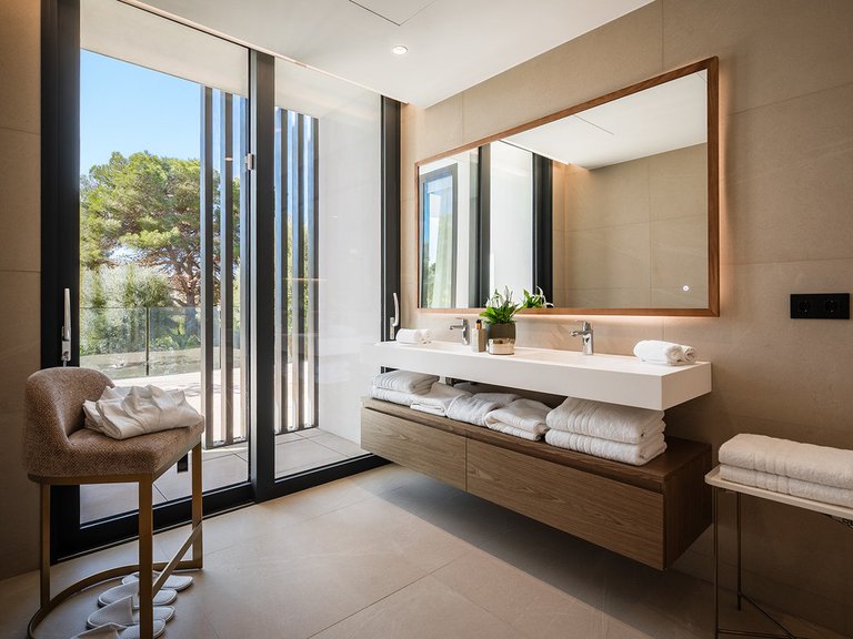 Villa for Sale in Sotogrande Costa, Cadiz 26