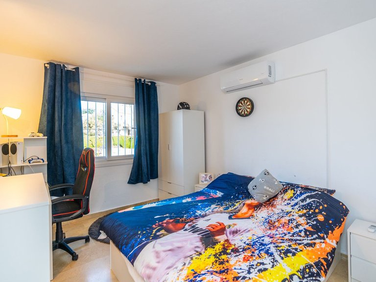 Apartment for Sale in El Paraiso, Malaga 10
