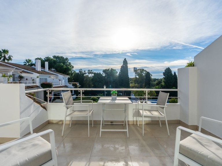 Apartment for Sale in El Paraiso, Malaga 12