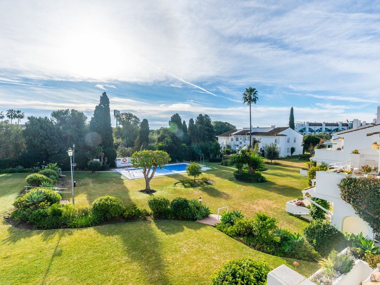 Apartment for Sale in El Paraiso, Malaga 14