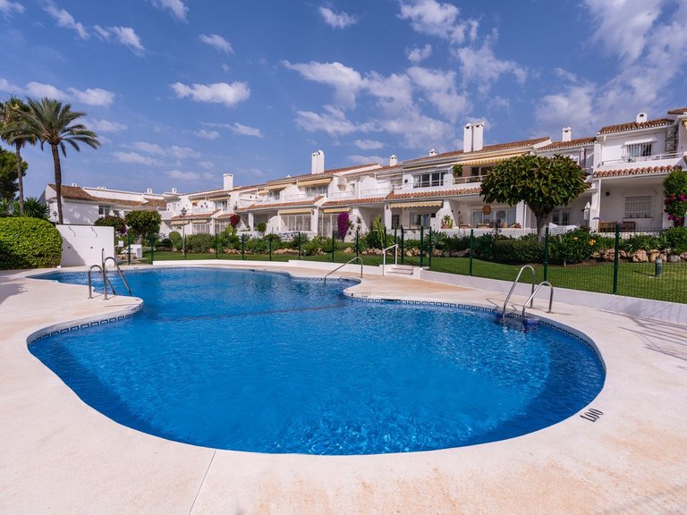 Apartment for Sale in El Paraiso, Malaga 15