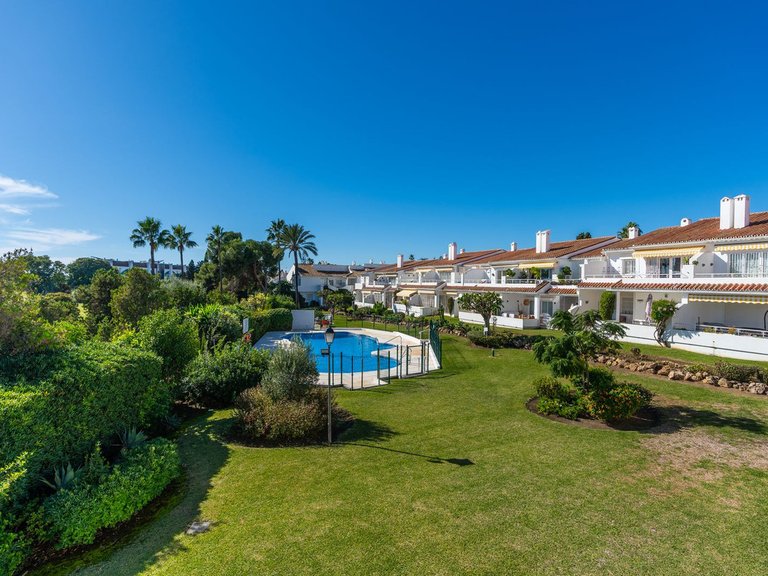 Apartment for Sale in El Paraiso, Malaga 17