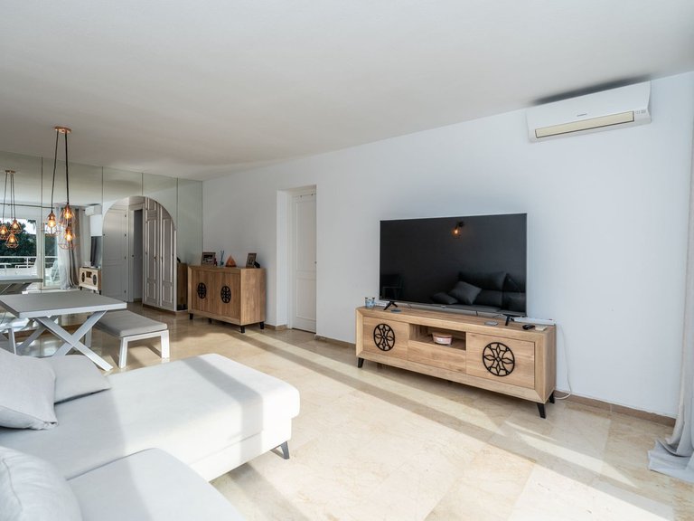 Apartment for Sale in El Paraiso, Malaga 22