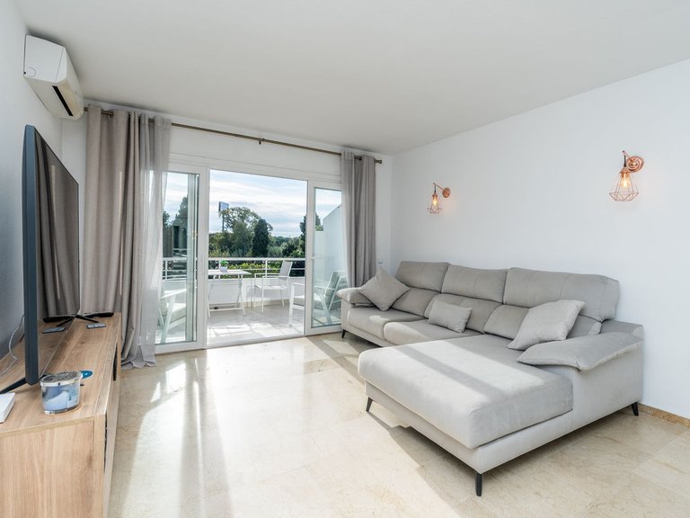 Apartment for Sale in El Paraiso, Malaga 3