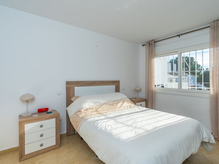 Apartment for Sale in El Paraiso, Malaga 7