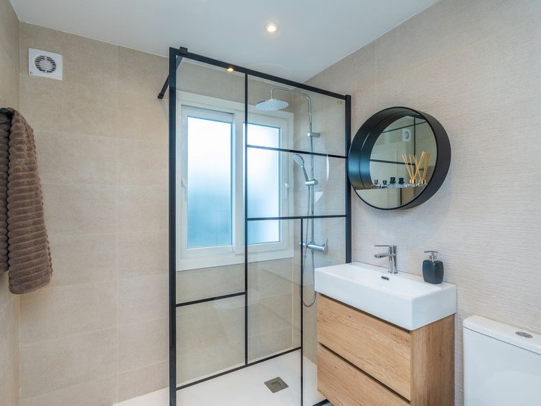 Apartment for Sale in El Paraiso, Malaga 8