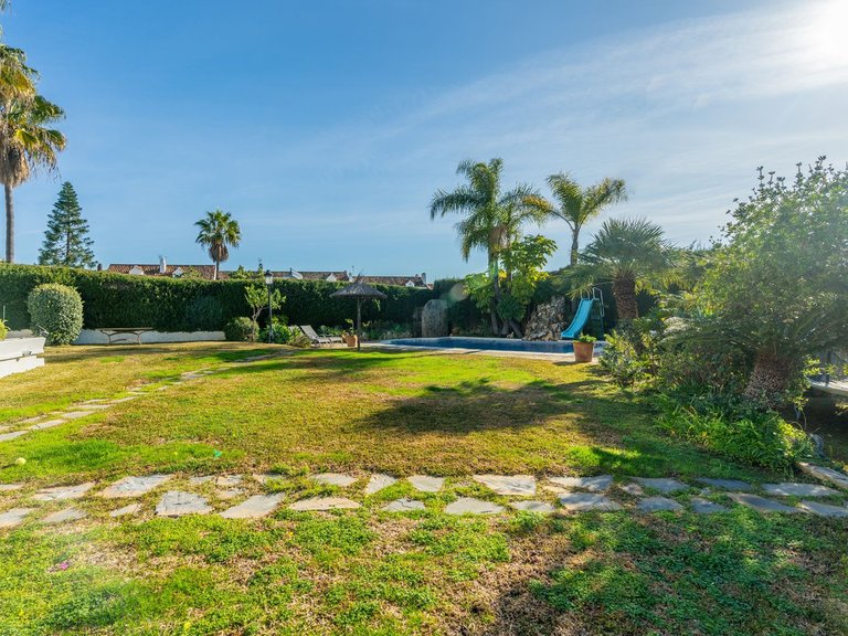 Villa for Sale in Costa del Sol Diana Park, Malaga 41