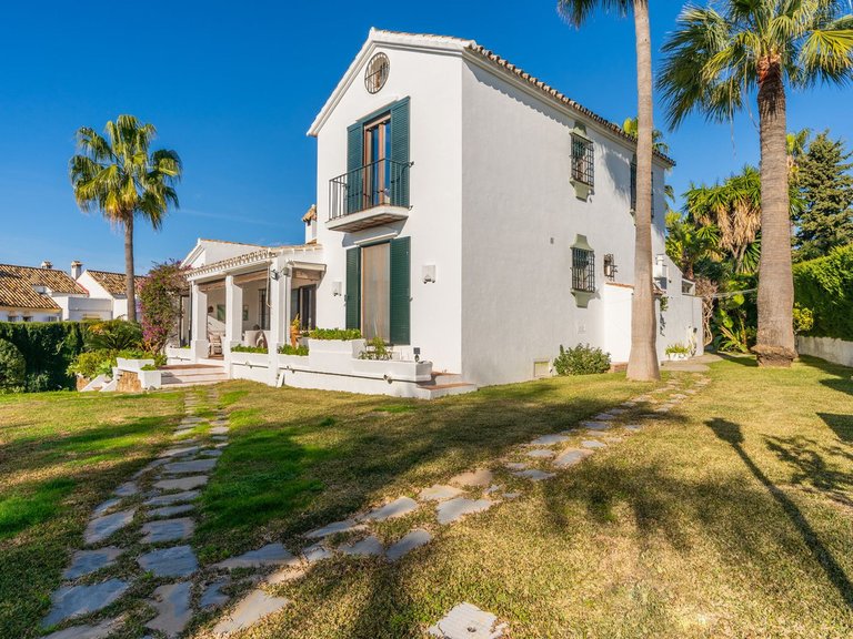 Villa for Sale in Costa del Sol Diana Park, Malaga 46