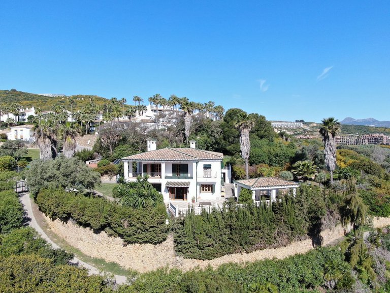 Villa for Sale in San Luis De Sabinillas, Malaga 1