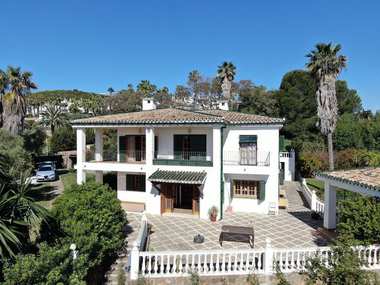Villa for Sale in San Luis De Sabinillas, Malaga 4