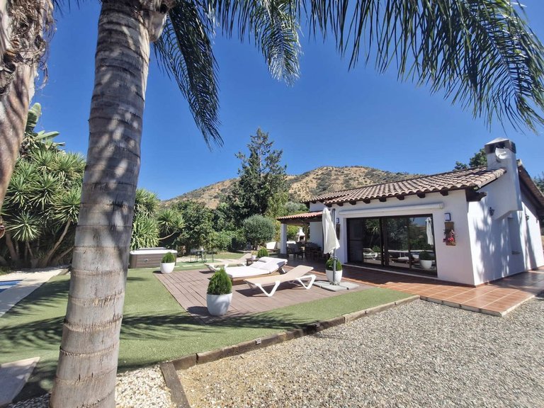 Villa for Sale in Coín, Malaga 18