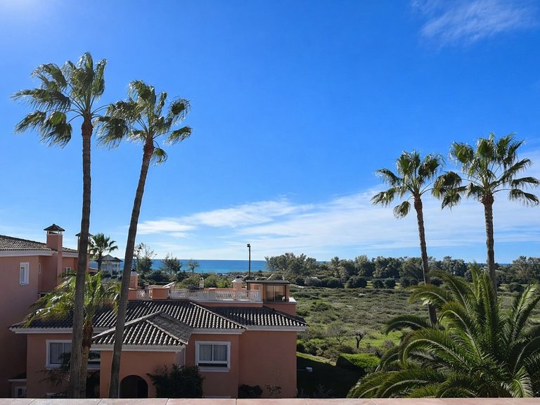 Apartment for Sale in New Golden Mile, Malaga 1