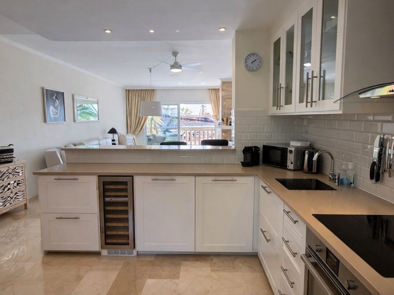 Apartment for Sale in New Golden Mile, Malaga 10