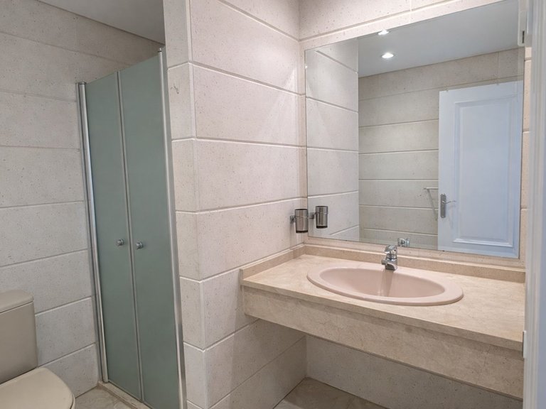 Apartment for Sale in New Golden Mile, Malaga 11