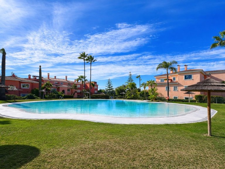 Apartment for Sale in New Golden Mile, Malaga 14