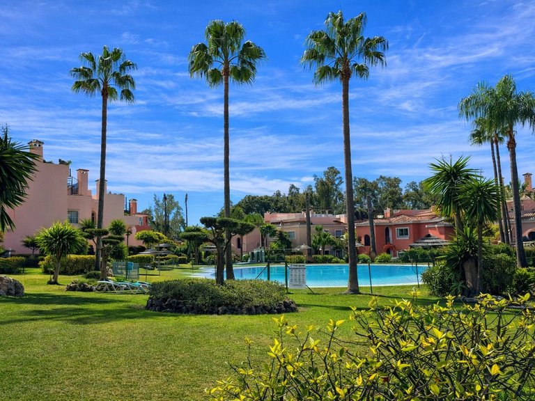 Apartment for Sale in New Golden Mile, Malaga 15