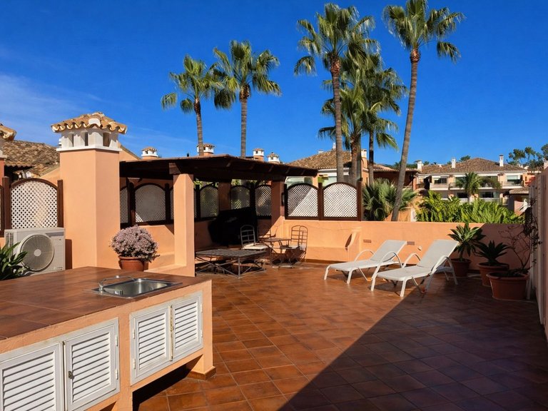 Apartment for Sale in New Golden Mile, Malaga 17