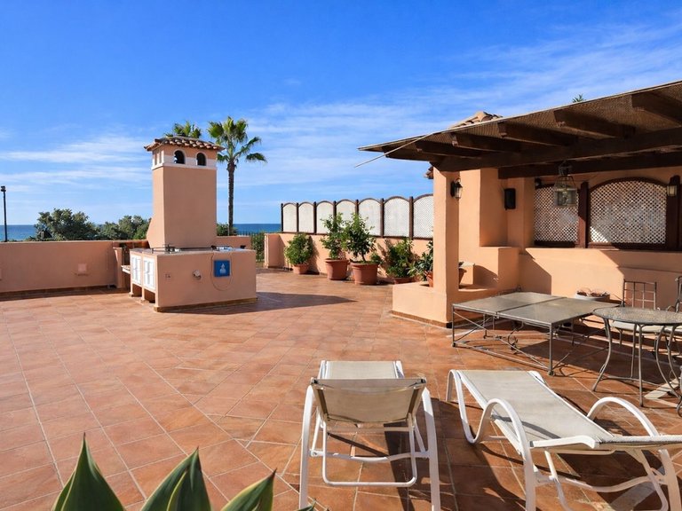 Apartment for Sale in New Golden Mile, Malaga 2